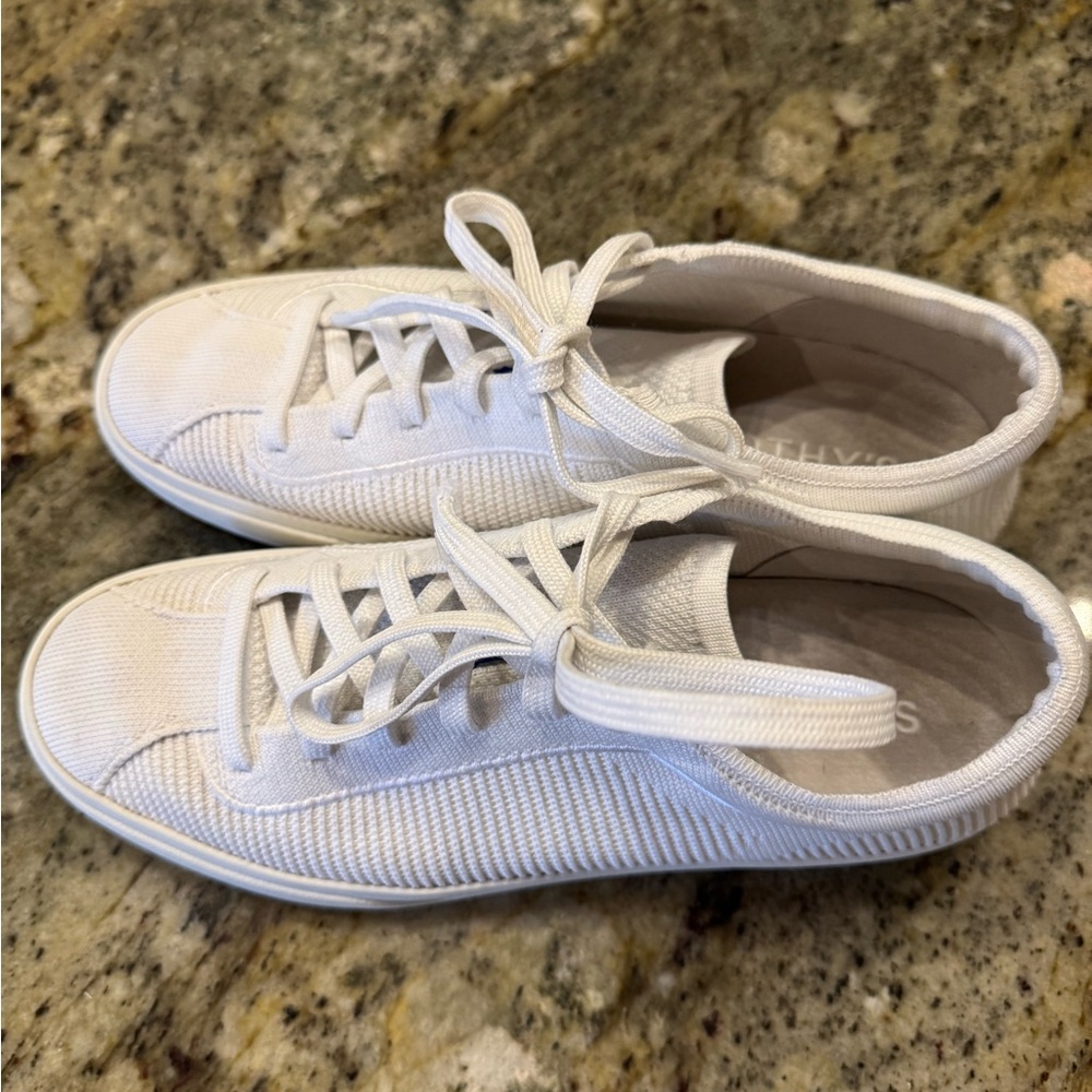 Rothy’s the lace up sneaker size 9